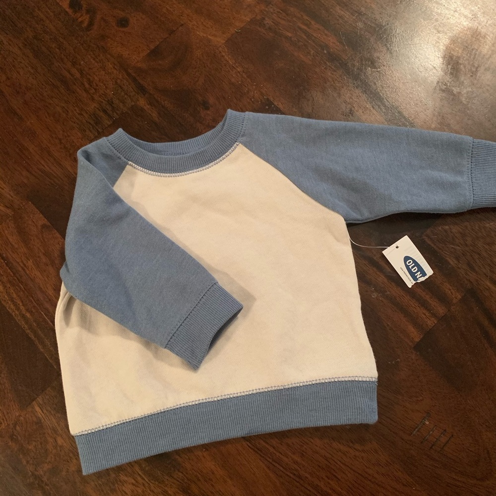 Old navy sweatshirt 3-6 months